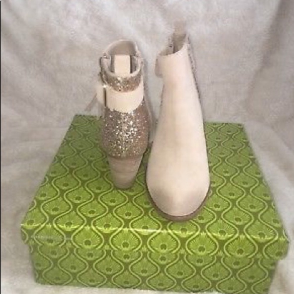 Gianni Bini Sheena booties